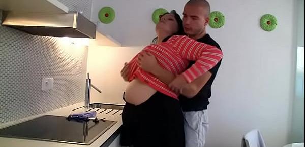  Cooking BBW gets lured into sex